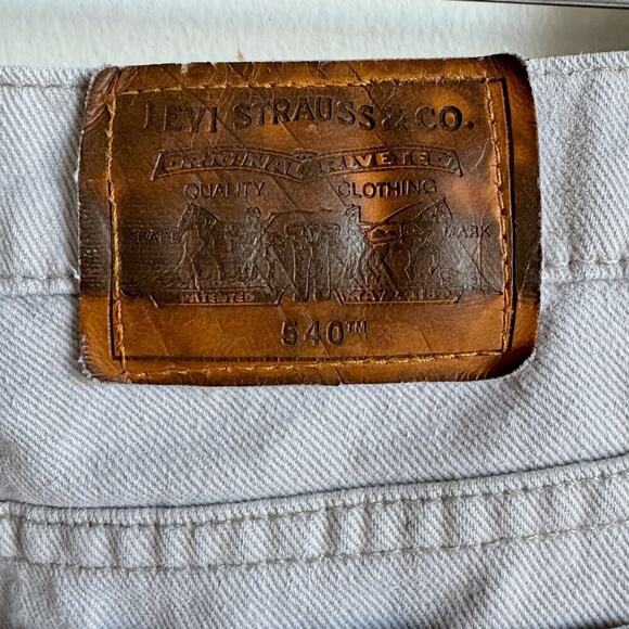 Vintage LEVI'S 540 Relaxed Fit Light Grey Jeans - Picture 5 of 7